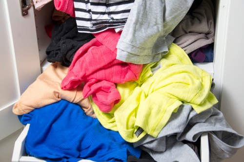 Efficient house clearance process with recycling efforts